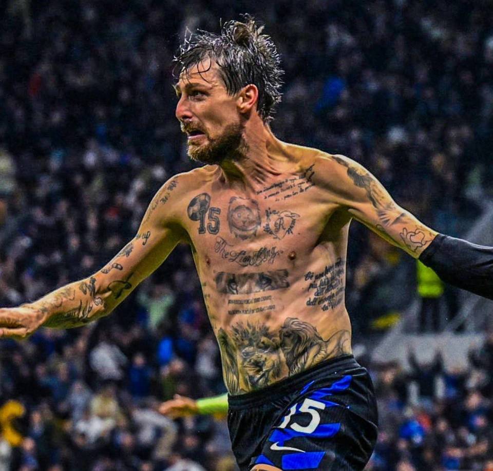 司职中后卫 司职中后卫